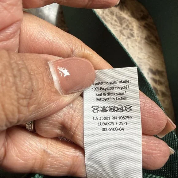 Lululemon Women’s Everywhere Belt Crossbody Bag 1L Green NWOT - Picture 5 of 12